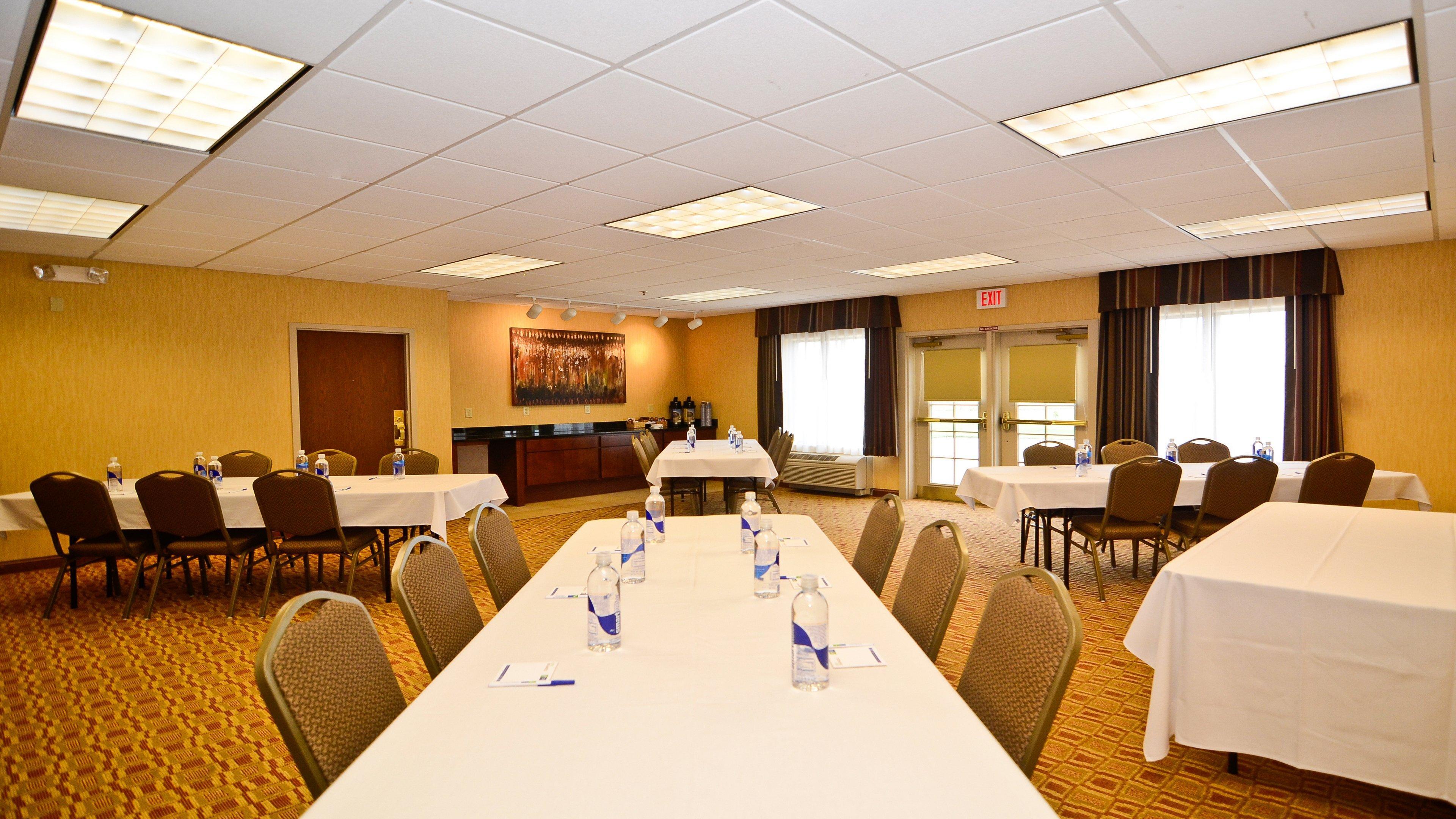 Holiday Inn Express Hotel & Suites Fort Atkinson By Ihg Zewnętrze zdjęcie